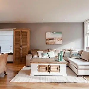  Ferienhaus At The
